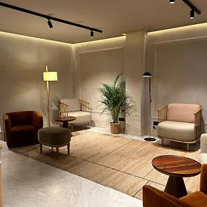 *** Hotel Caledonian España
